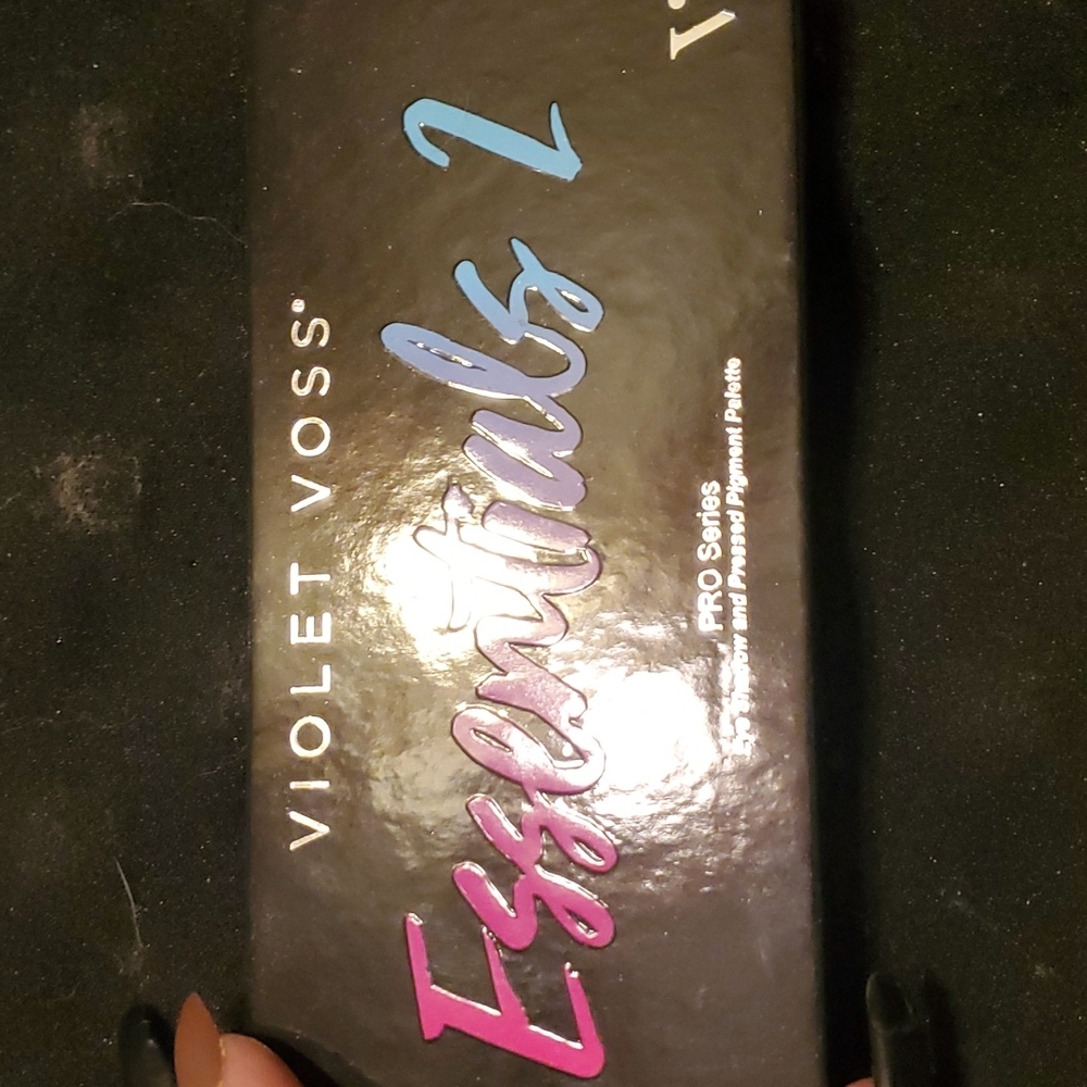 VIOLET VOSS ESSENTIALS 2